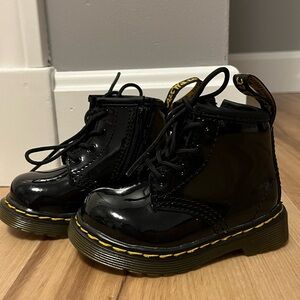 NWOT Infant 4 Dr. Martens Kids Boots